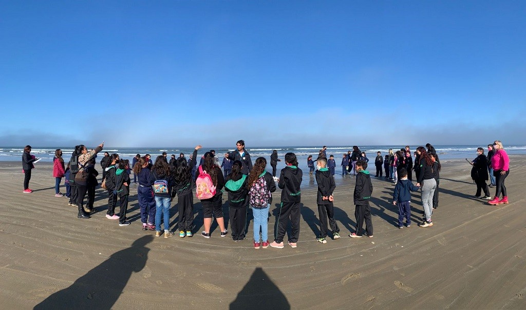 Primeiro encontro: mais de 140 crianças conheceram o mar na Praia do Cassino no Dia Mundial dos Oceanos