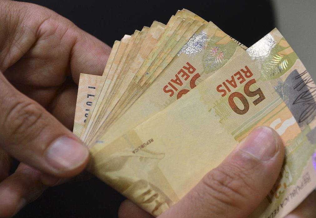 A partir desta quarta-feira (15) trabalhadores nascidos em dezembro já podem fazer o saque extraordinário do FGTS 