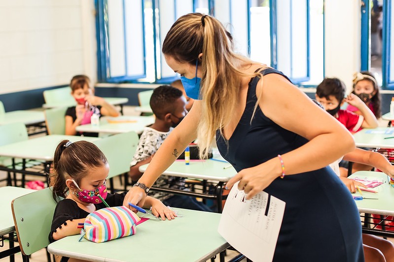 Uso de máscaras nas escolas volta a ser obrigatório em Pelotas 