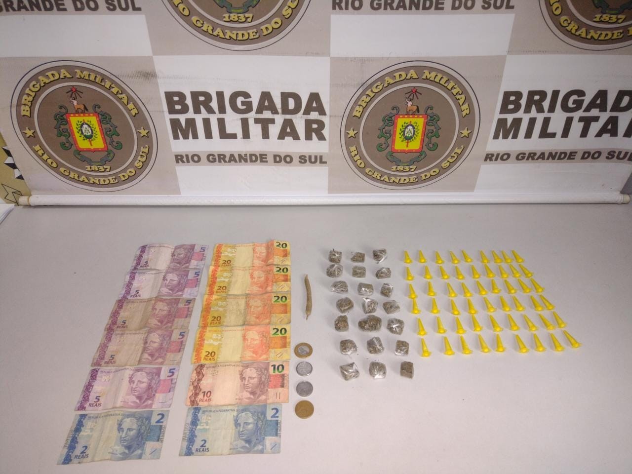 Brigada Militar apreende adolescente por tráfico de drogas no bairro Recreio, em Rio Grande