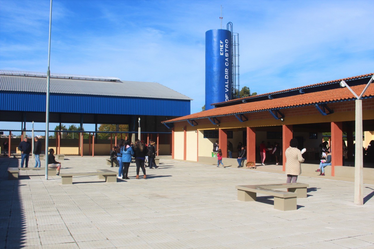 Após inauguração de novo prédio, escola Valdir Castro já está em funcionamento