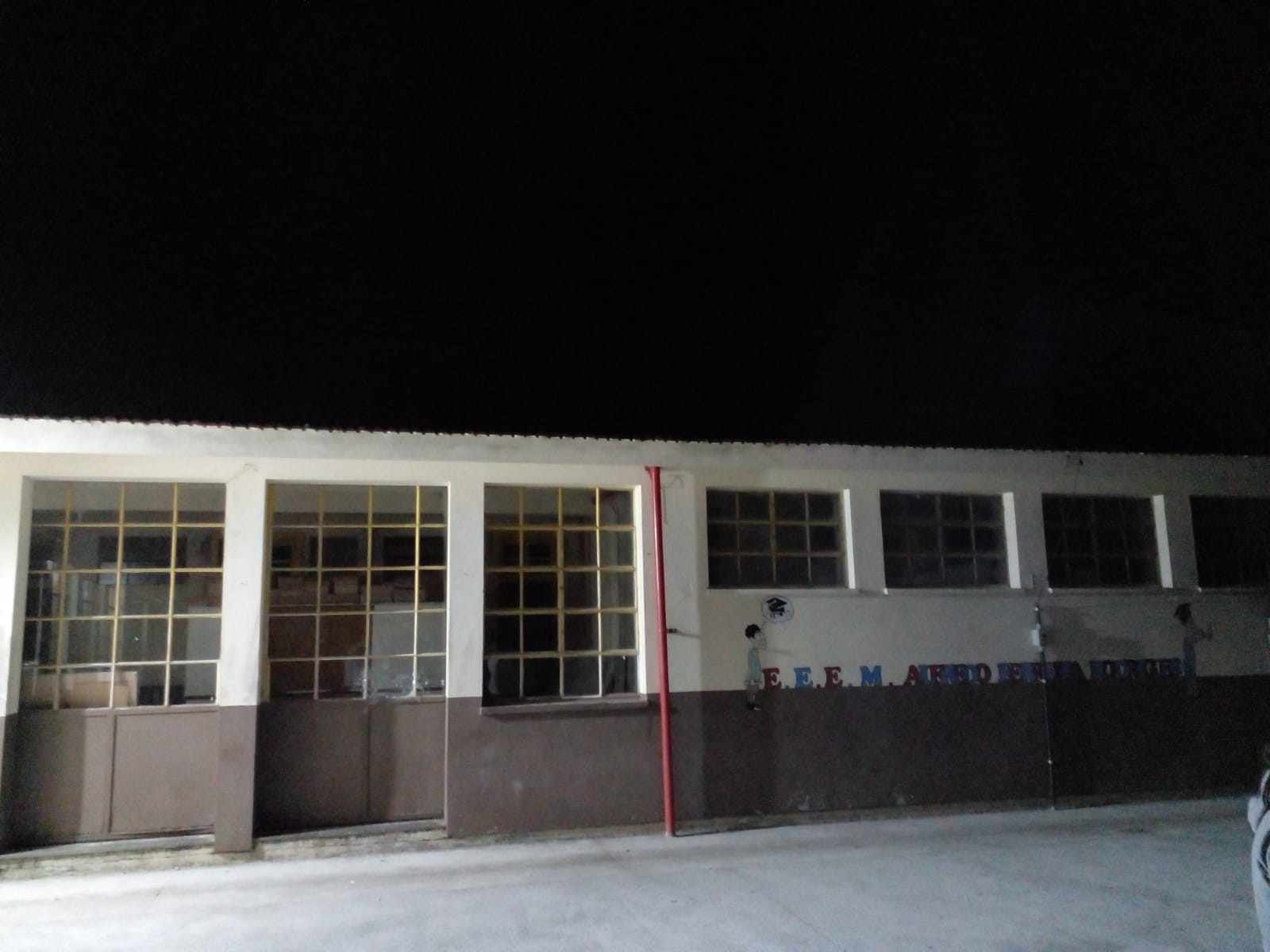 Reunião para tentar resolver a falta de energia elétrica na Escola Alfredo Ferreira Rodrigues acontece nesta sexta-feira (27)