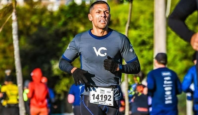 Atleta rio-grandino corre 33 km para arrecadar agasalhos e alimentos para famílias em vulnerabilidade social