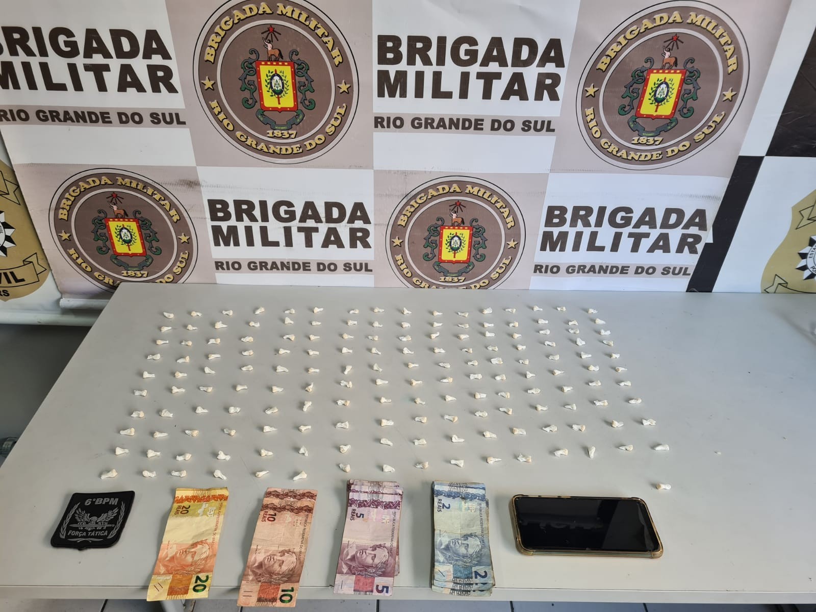 Homem é preso por tráfico de drogas na Dom Bosquinho, em Rio Grande