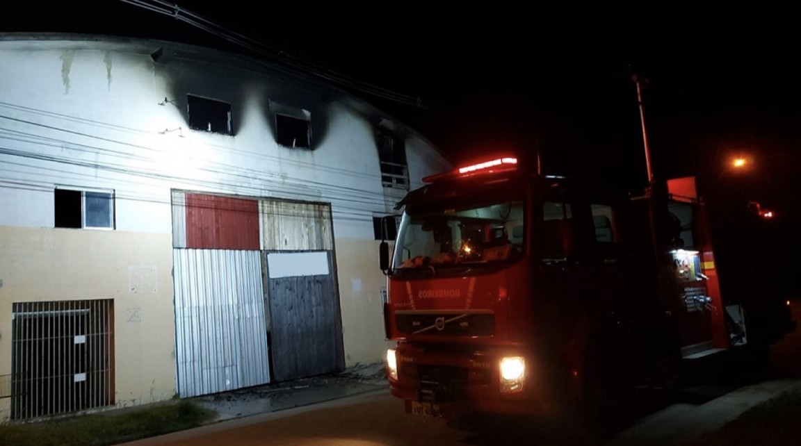 Mulher de 64 anos morre em incêndio na Vila da Quinta, em Rio Grande
