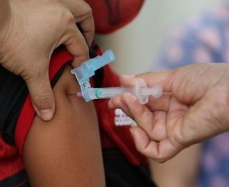 Rio Grande segue aplicação da vacina contra Covid-19 em pessoas acima de 40 anos; confira o cronograma
