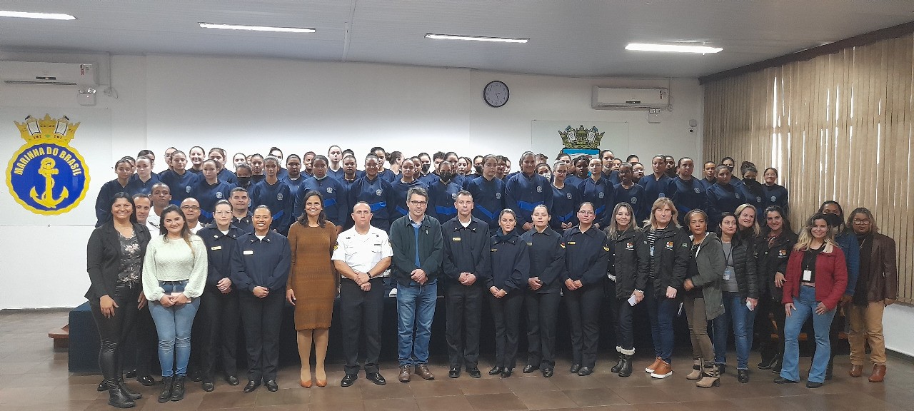 Marinha do Brasil realiza aula inaugural de projetos voltados a adolescentes em vulnerabilidade social