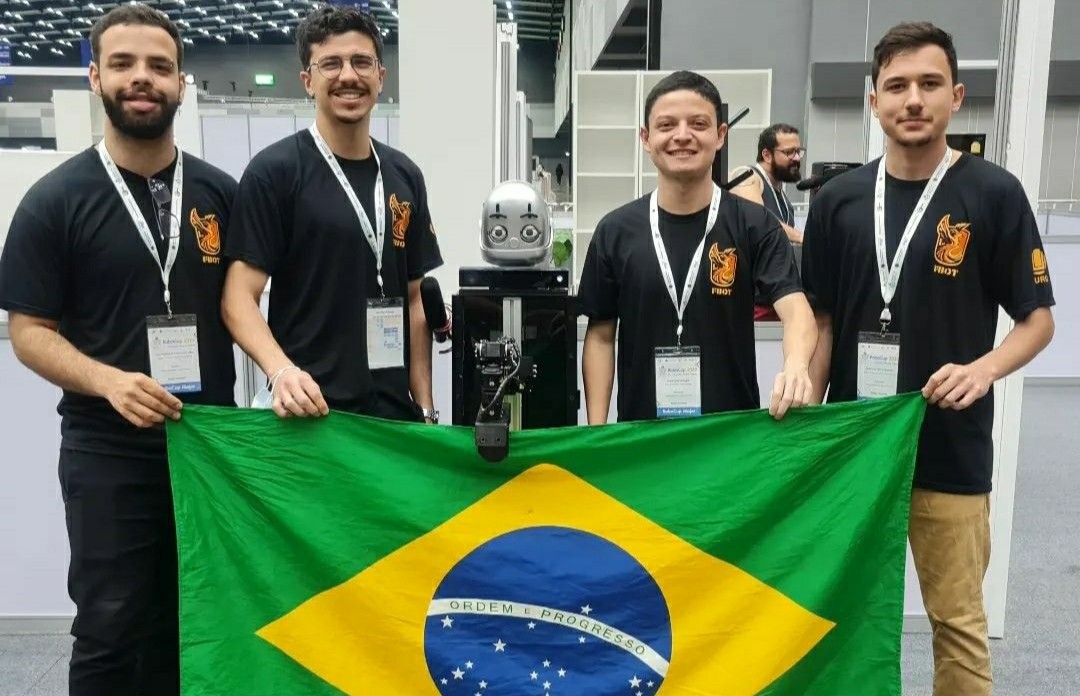 Equipe FBOT da Furg garante 3º lugar no maior torneio de robótica do mundo, na Tailândia