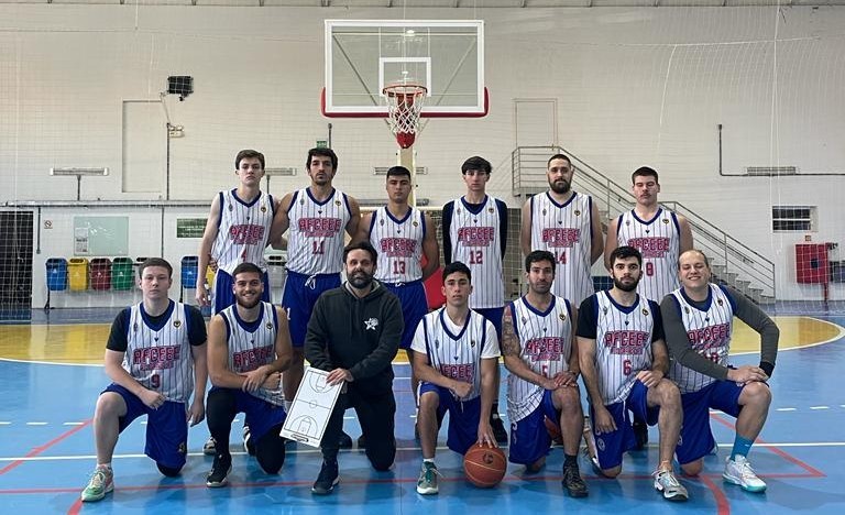 Equipe rio-grandina Lance Inicial vence torneio de basquete em Pelotas
