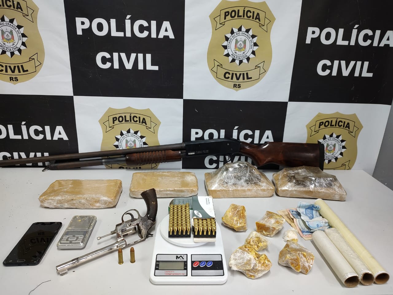 Homem é preso em provável esconderijo de autor de homicídio em Rio Grande