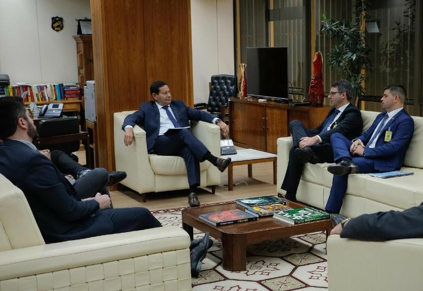 Prefeito Fábio Branco e vereadores buscam apoio do vice-presidente da República para a instalação da UTE Rio Grande