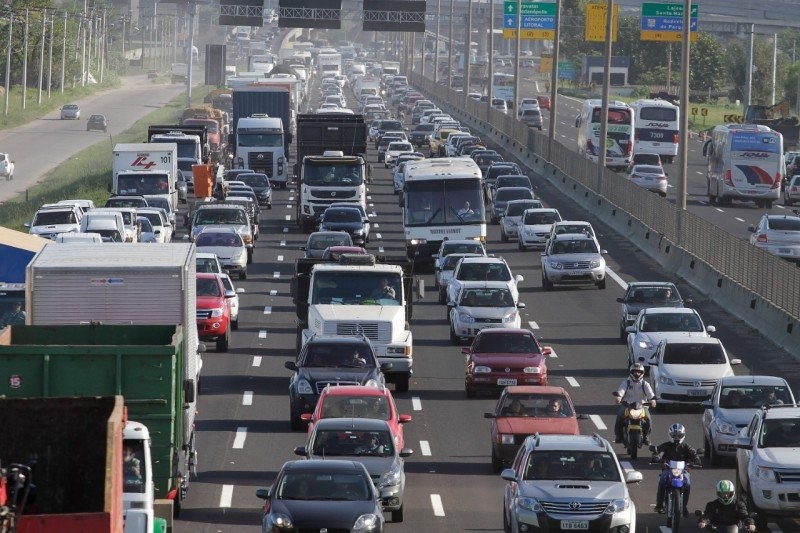 Prazo para licenciamento dos veículos com placas de final 1 a 5 termina nesta quinta-feira (30)
