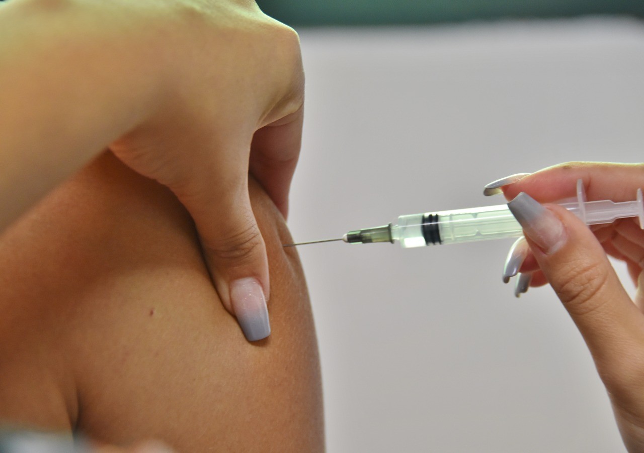 Vacinação contra Covid-19 e a gripe H1N1 segue em Rio Grande nesta sexta-feira (1º)