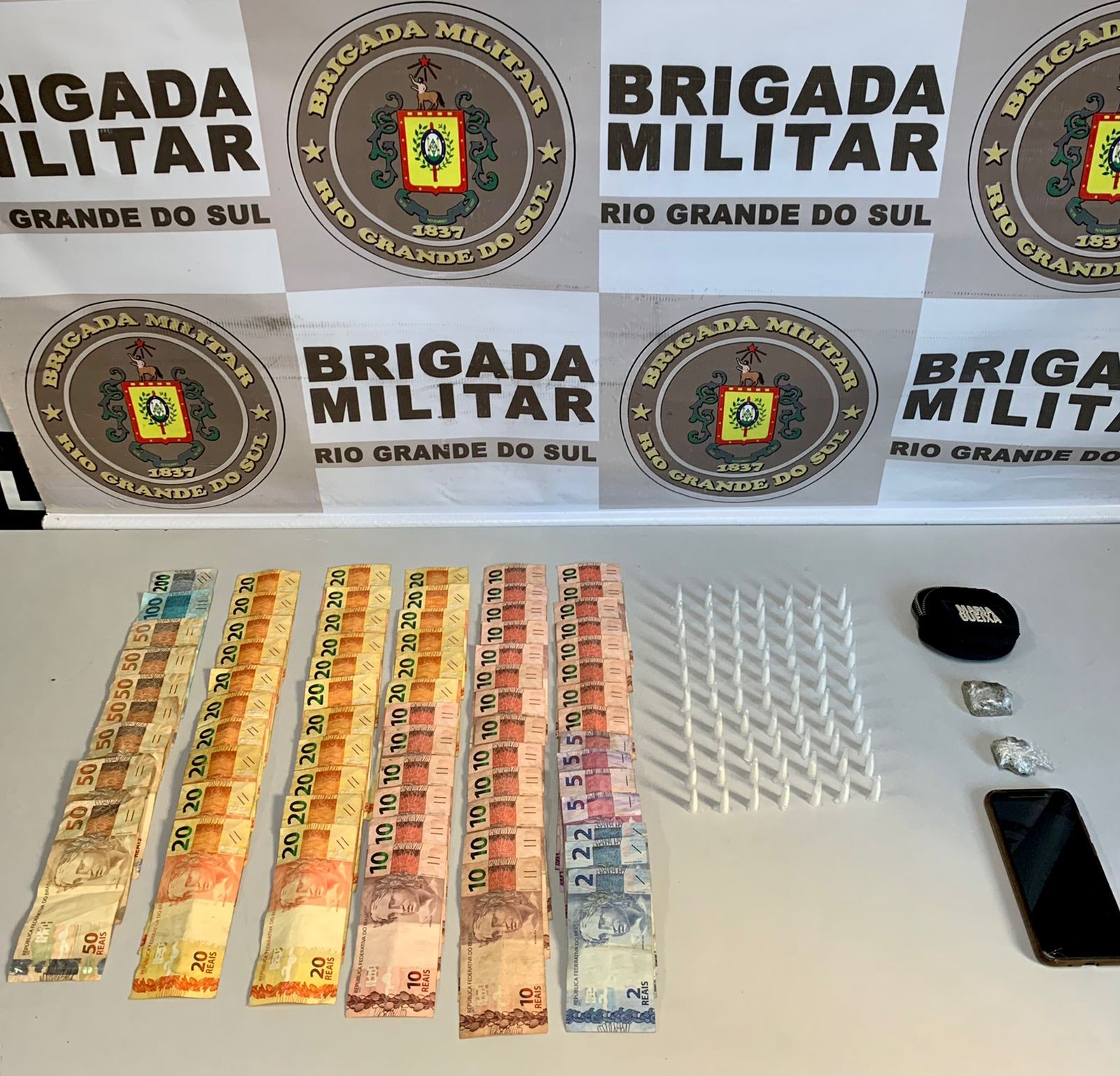Dois homens são presos por tráfico de drogas no BGV 