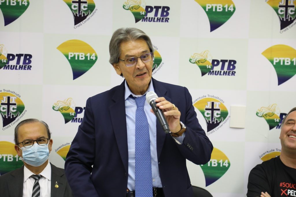 Em prisão domiciliar, Roberto Jefferson é oficializado como candidato à Presidência pelo PTB