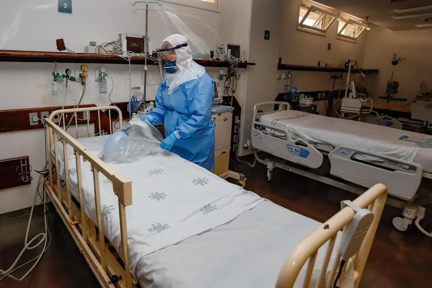 Brasil registra aumento no número de mortes por Covid-19 pelo segundo mês consecutivo 