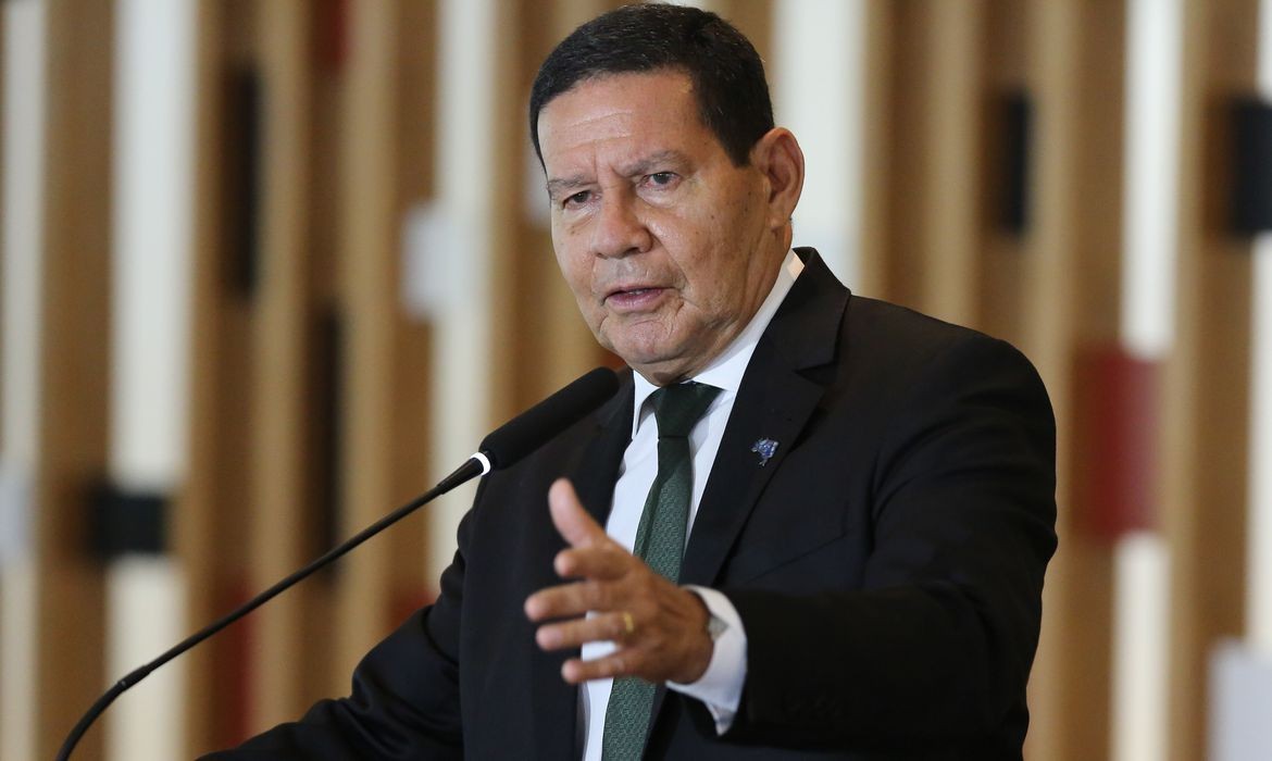 Vice-presidente Hamilton Mourão faz palestra em Rio Grande no dia 12 de agosto