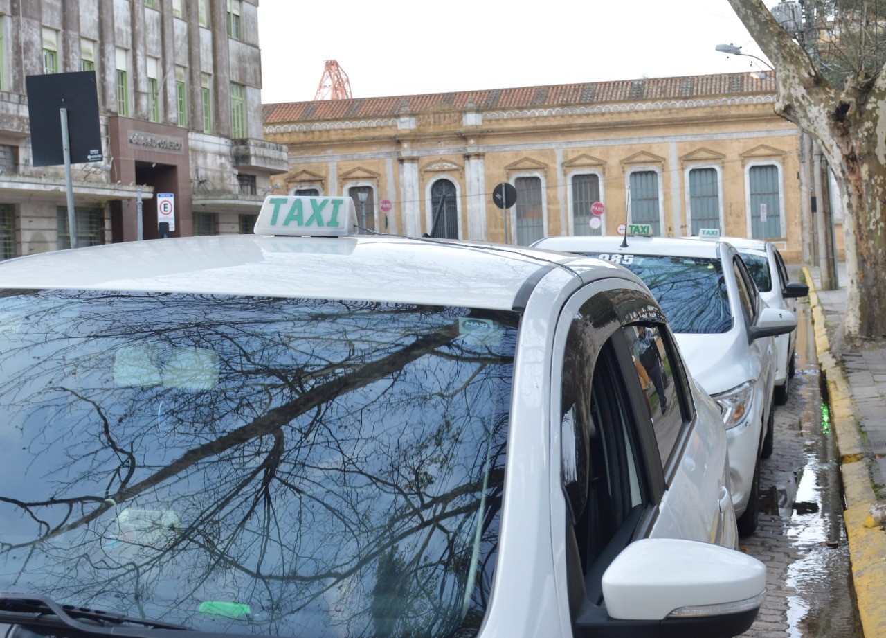 Município cadastra 142 taxistas para receber benefício federal de R$ 1 mil