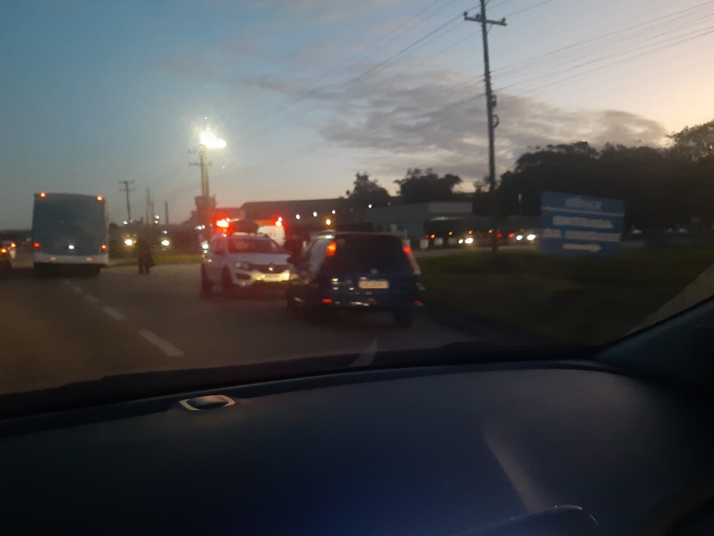 Pedestre fica ferido após ser atropelado por moto na BR-392, em Rio Grande