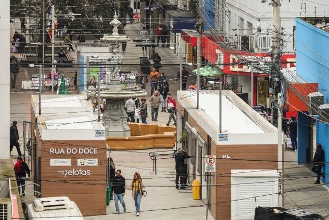 Rua do Doce, em Pelotas, comercializa 50 mil unidades no seu primeiro mês