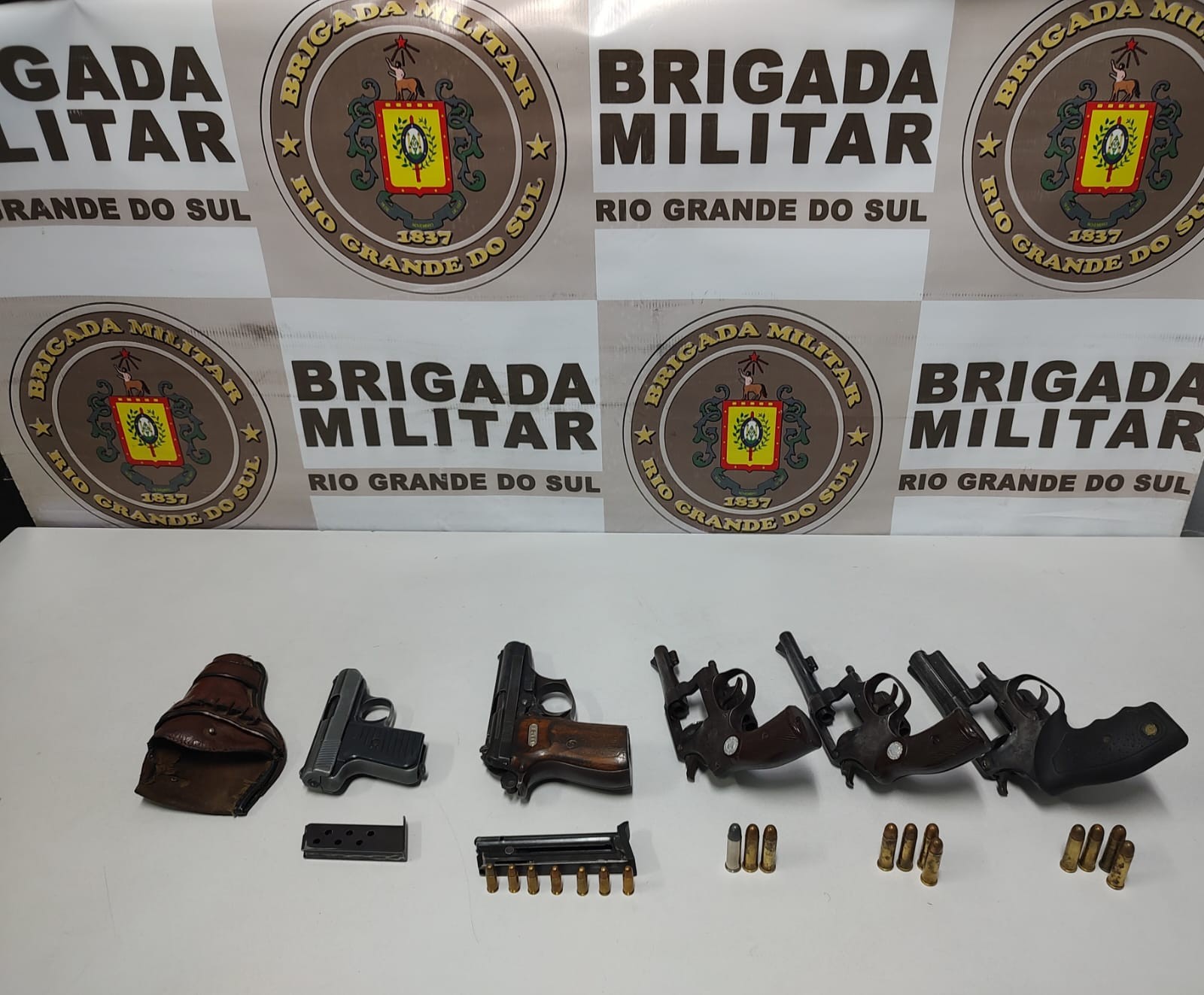 Homem é preso com cinco armas de fogo no bairro Junçao, em Rio Grande
