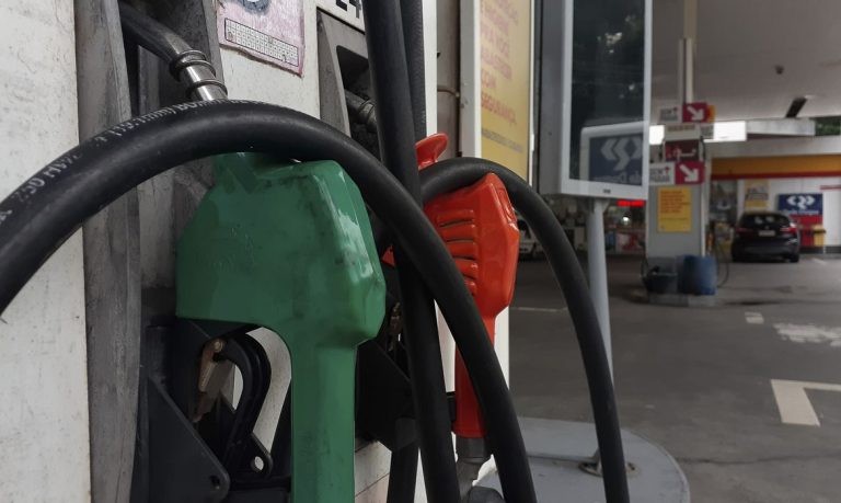 Petrobras anuncia nova redução no preço da gasolina vendida às distribuidoras 