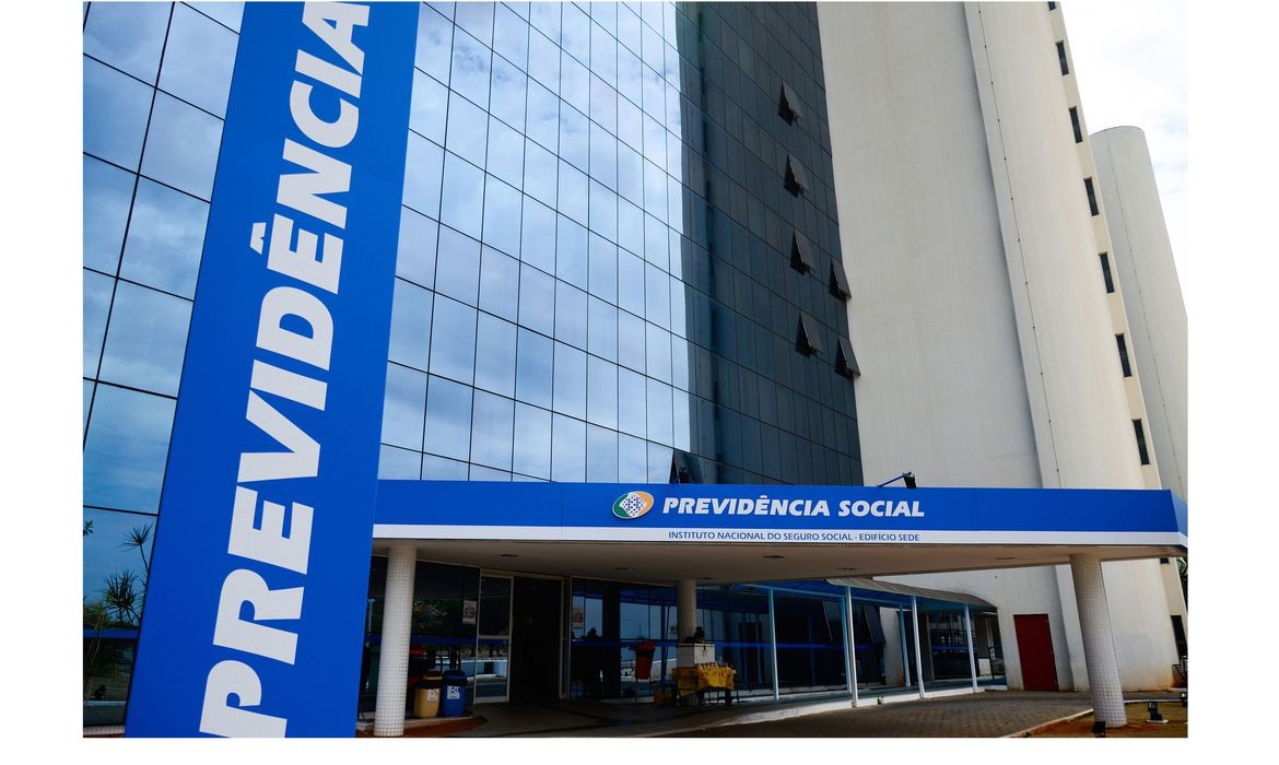Justiça libera R$ 1,5 bilhão em atrasados do INSS; confira quem tem direito a receber 