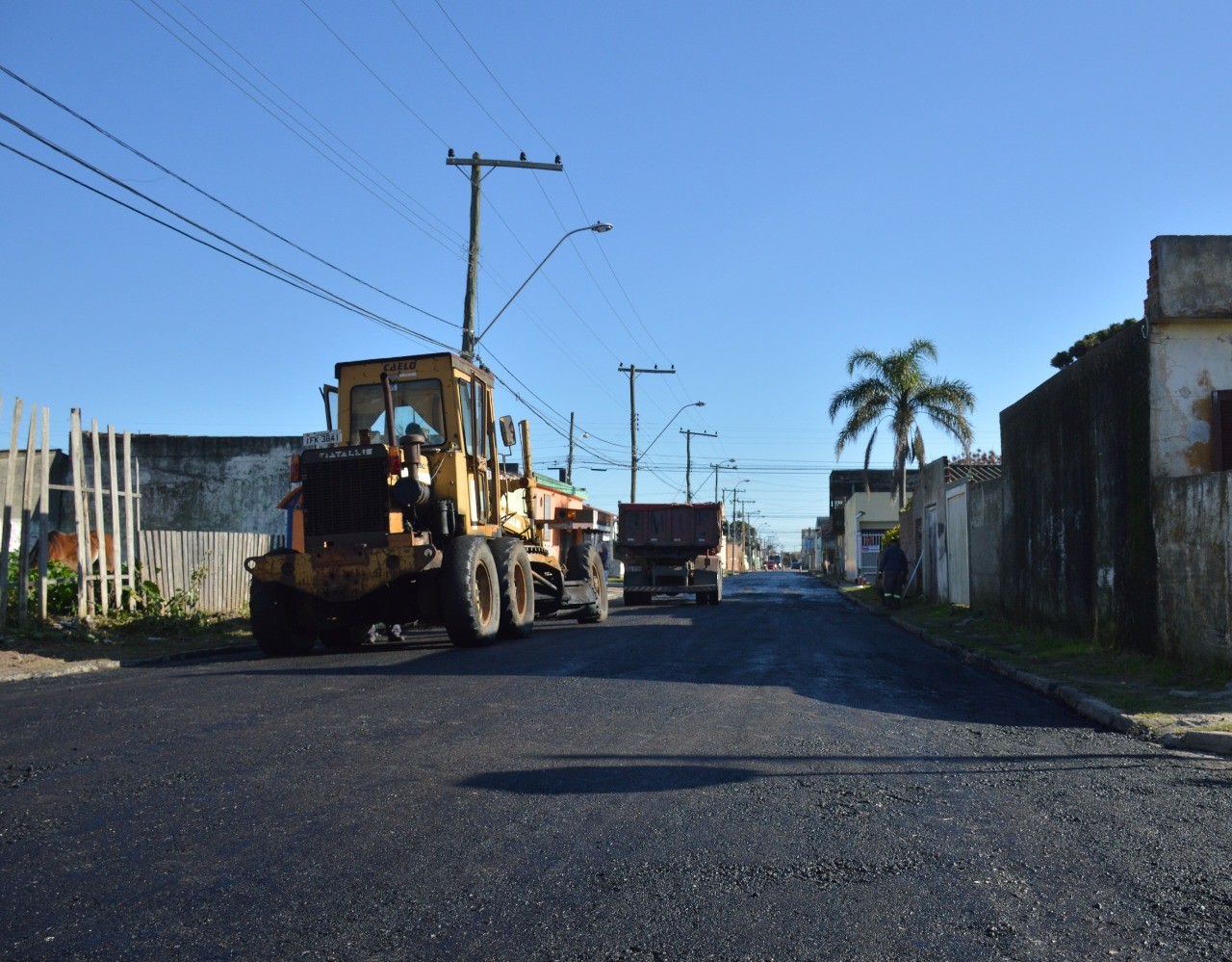 Secretário do Gabinete de Programas e Projetos Especiais explica porque não será feita a pavimentação de toda rua Bolívia 