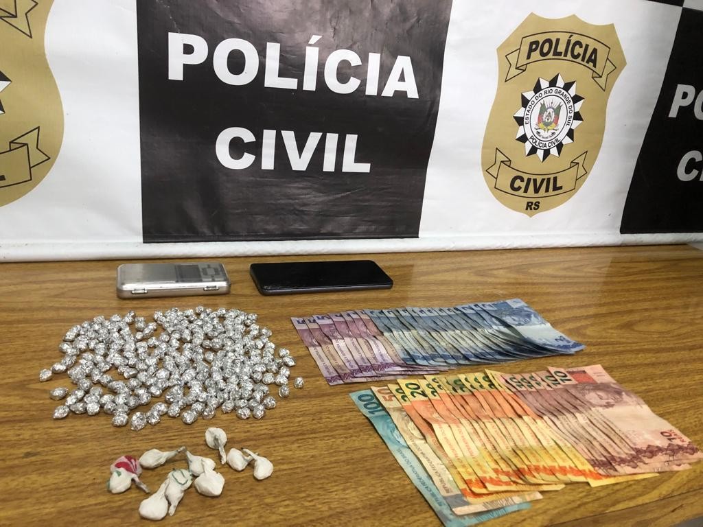 Operação da Polícia Civil resulta em prisões por tráfico de drogas e associação, no Balneário Cassino