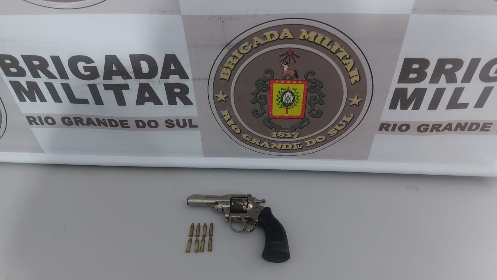 BM efetuou pelo menos duas prisões porte ilegal de arma de fogo em Rio Grande na quinta (25)