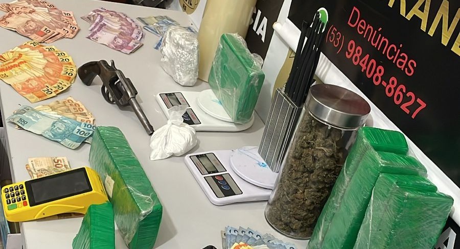 Mãe e filha são presas por tráfico de drogas em Rio Grande