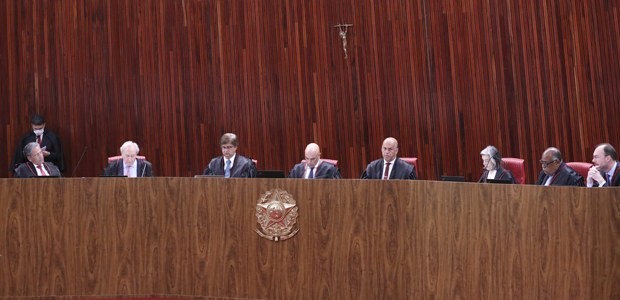 TSE proíbe uso de armas nas seções eleitorais