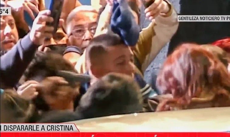 Presidente da Argentina decreta feriado após tentativa de assassinato de Cristina Kirchner