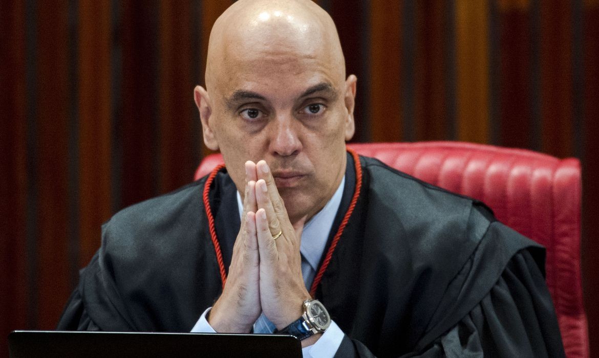 Alexandre de Moraes assume a presidência do TSE nesta terça-feira (16)