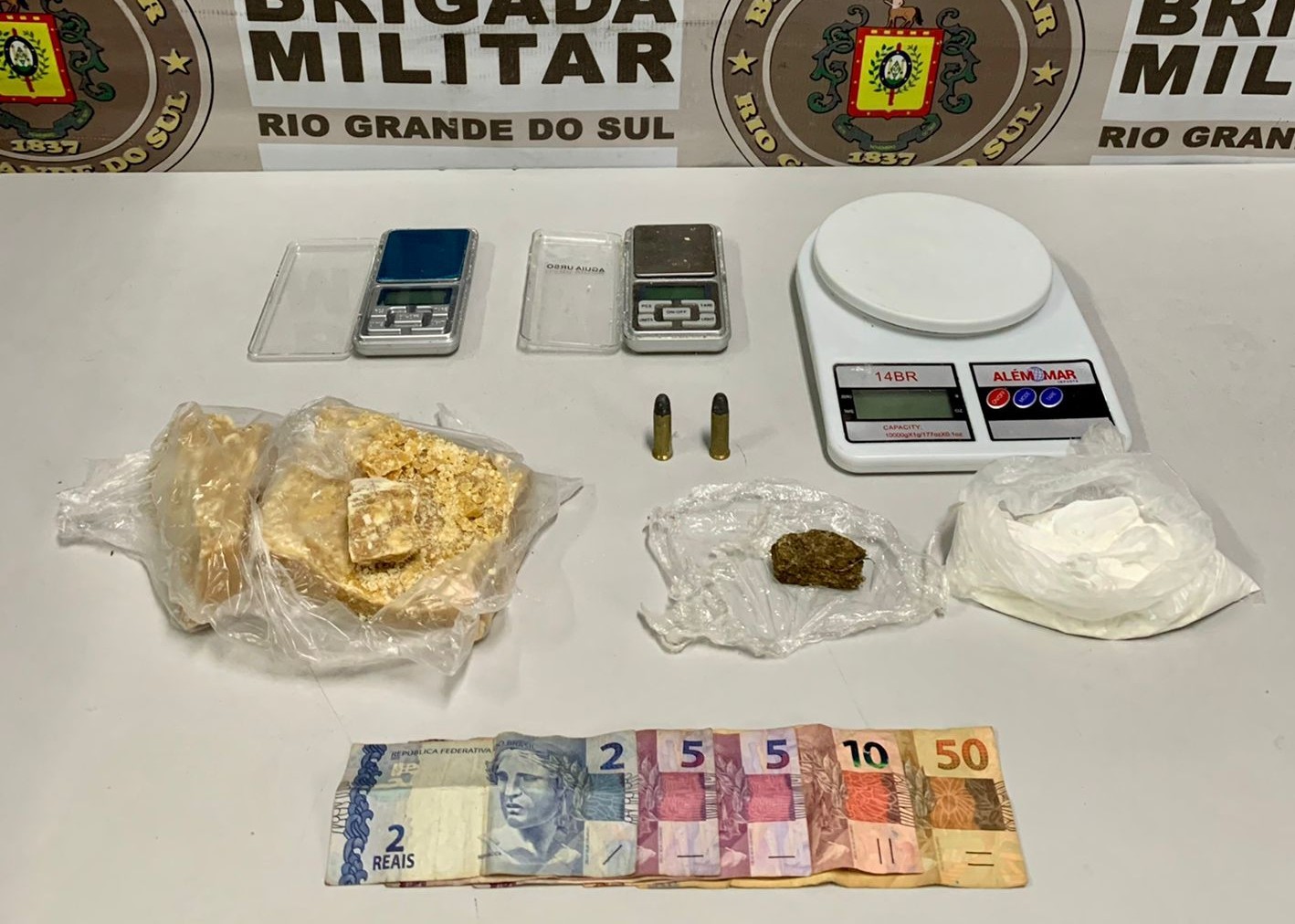 Homem é preso em flagrante por tráfico de drogas no bairro Municipal, em Rio Grande