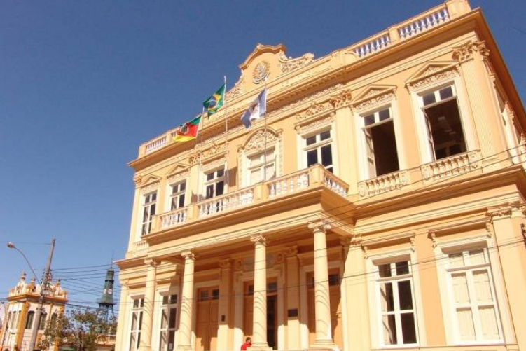 Pelotas é a primeira cidade do RS a proibir homenagens a escravocratas