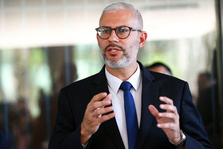 Ministro da Educação anuncia liberação das verbas destinadas a universidades