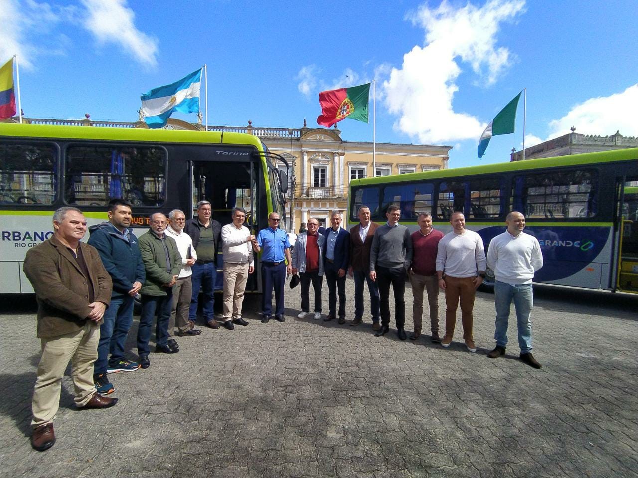 Rio Grande recebe quatro ônibus 0 km  para o Sistema de Transporte Coletivo