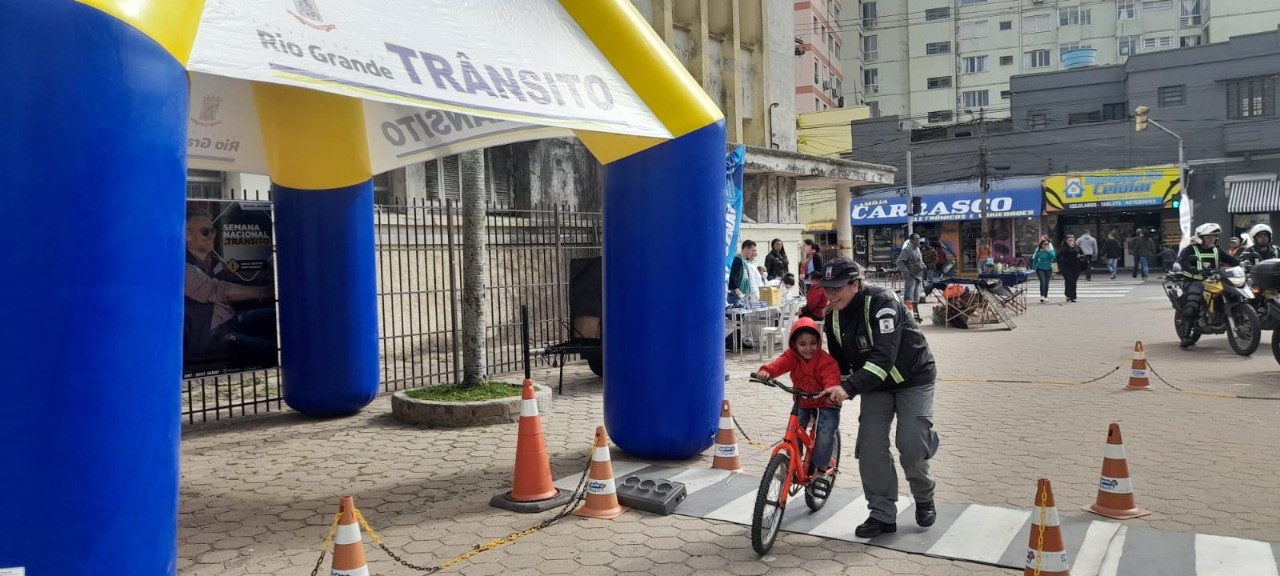 Comunidade participa de ações alusivas à Semana Municipal do Trânsito