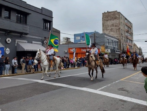 Trânsito no Balneário Cassino terá desvios no domingo (25) para o Desfile Farroupilha