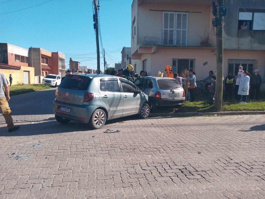 Pai e filhos ficam feridos em acidente no BGV na manhã desta sexta-feira (28)