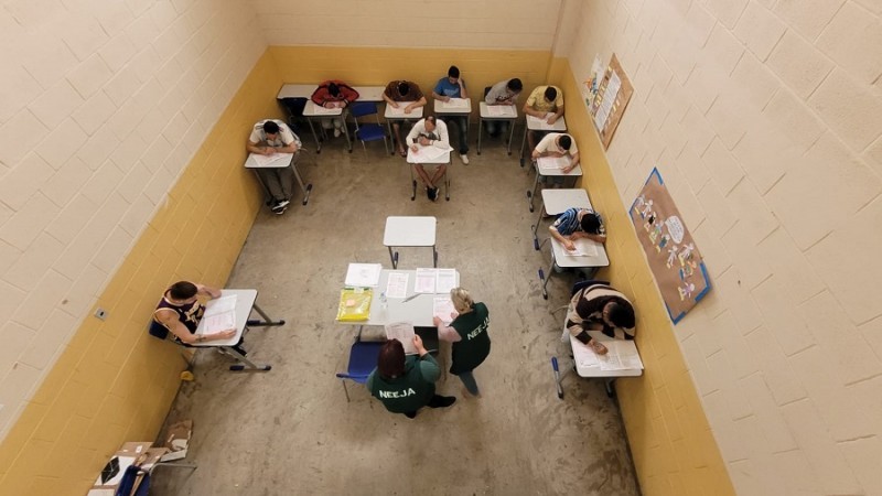 Mais de 3 mil presos realizaram provas do Encceja no RS