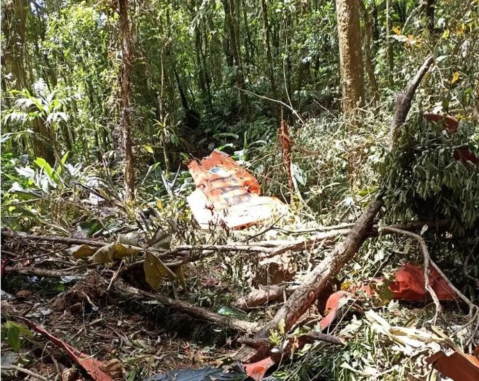 Avião da FAB desaparecido é encontrado em SC; dois ocupantes morreram 