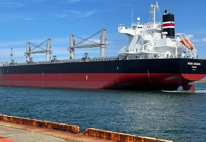 Porto do Rio Grande volta à operar normalmente após desencalhe de navio graneleiro 