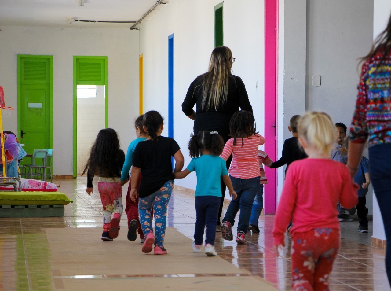 PLE que reajusta o salário dos professores da Rede Municipal é aprovado por unanimidade 