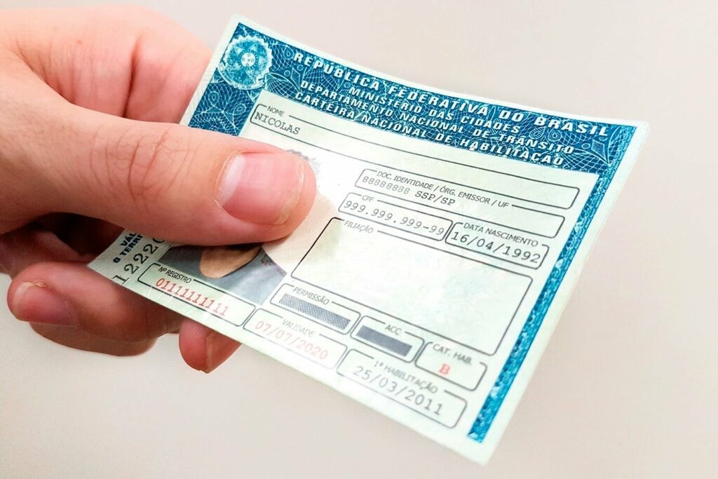 Motoristas têm até a próxima semana para renovar a CNH vencida em novembro de 2021