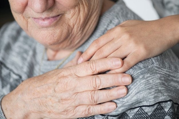 Expectativa de vida dos brasileiros aumenta para 77 anos