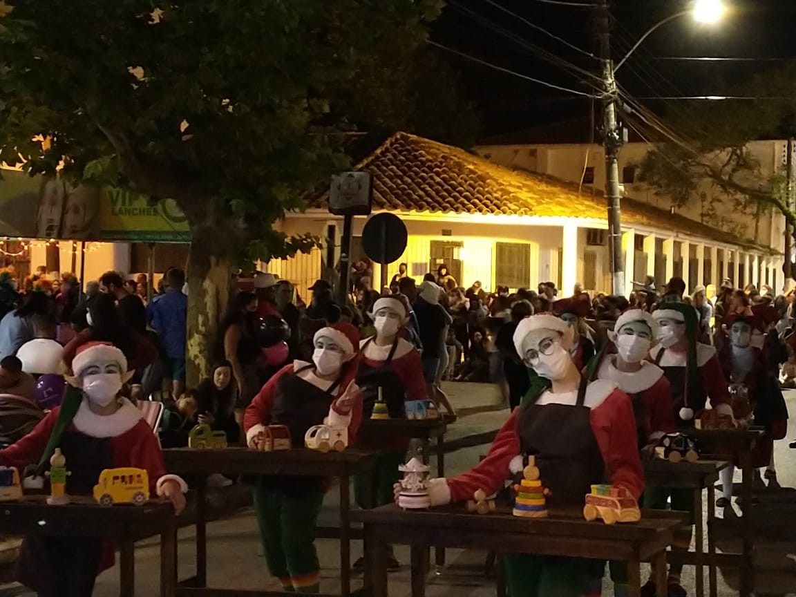 Ondas de Natal começa no dia 9 com desfiles, shows e chegada do Papai Noel no Cassino e no Centro Histórico