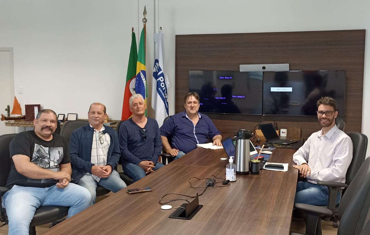 Diretoria do Sindicato dos Marítimos visita a Portos RS