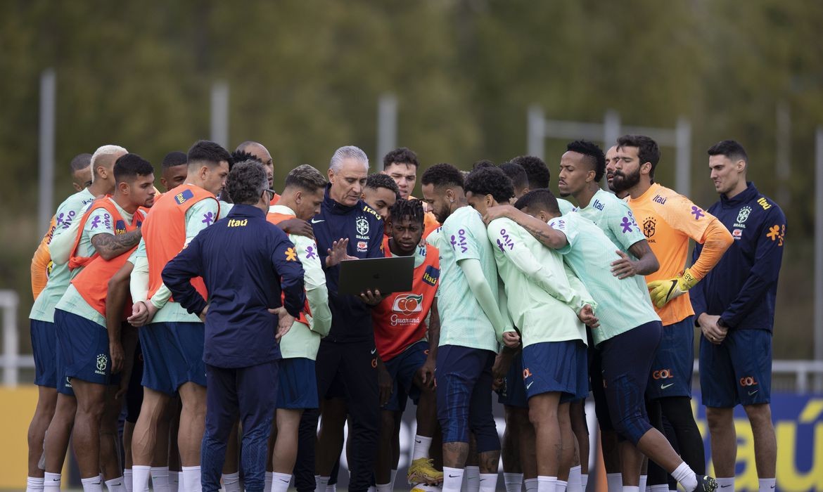 Seleção brasileira inicia nesta segunda-feira (14) preparação para Copa do Mundo 